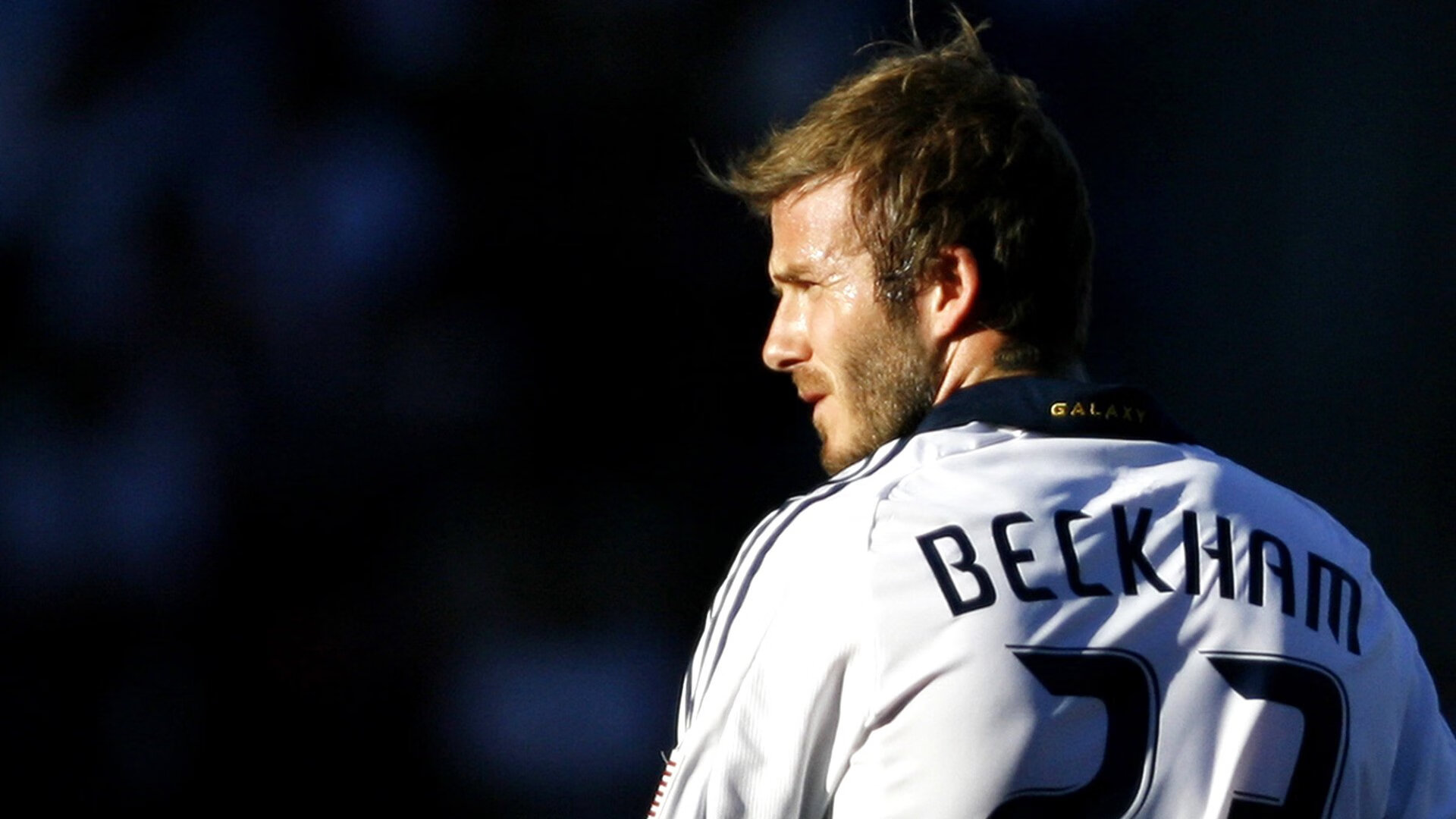 阿尔阿赫利签约新外援,增强进攻实力,阿赫拉尔