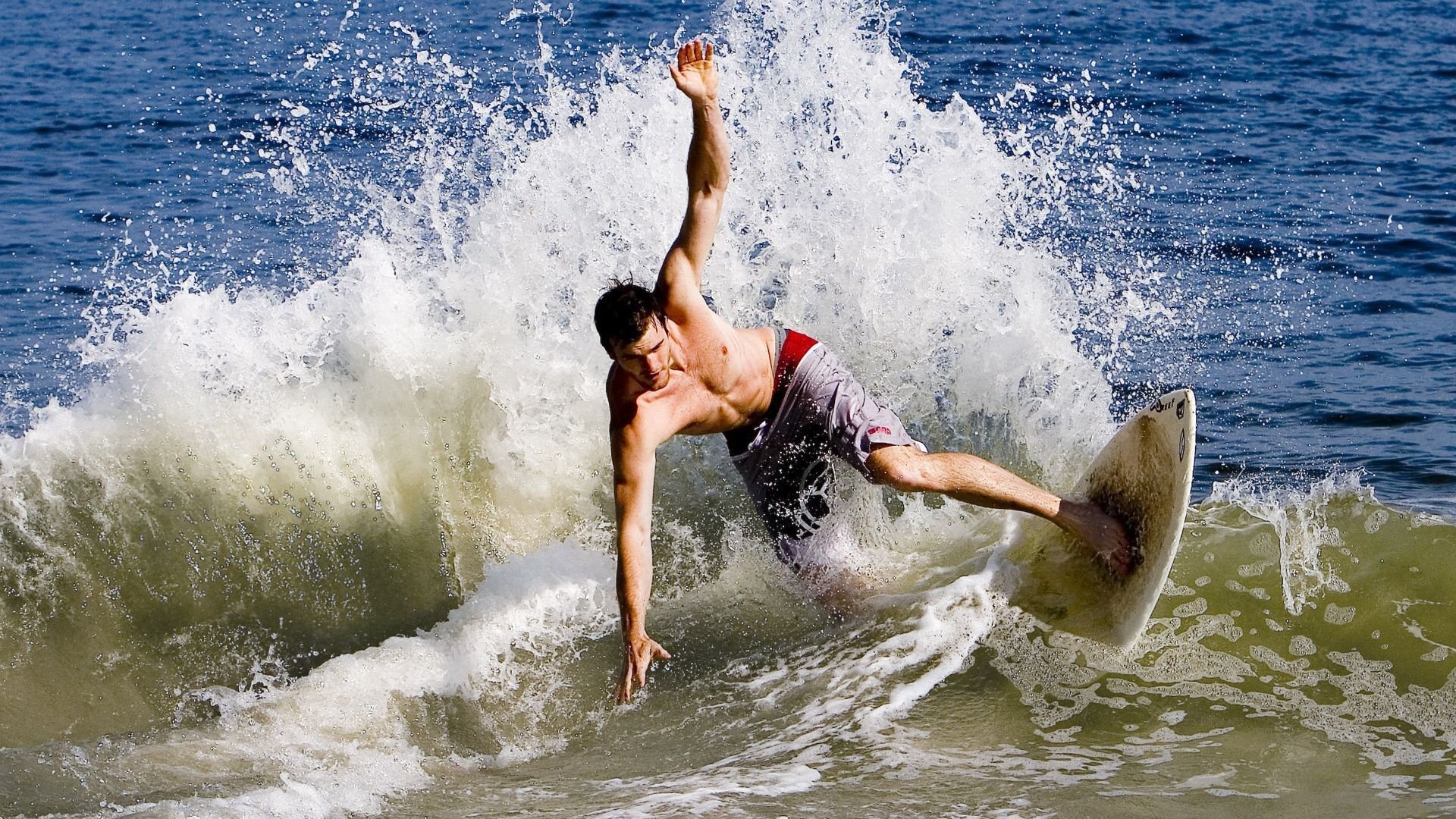 体育新闻中心完善体育栏目专业化制作流程，体育类新闻节目都有哪些